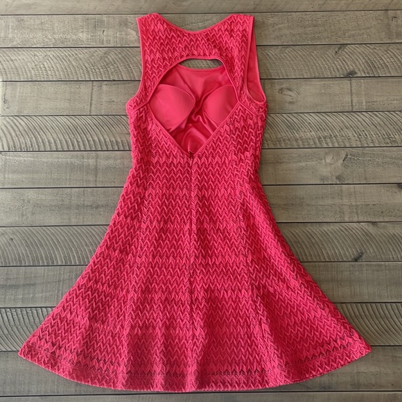 Coral Summer Guess Dress - Picture 2 of 4
